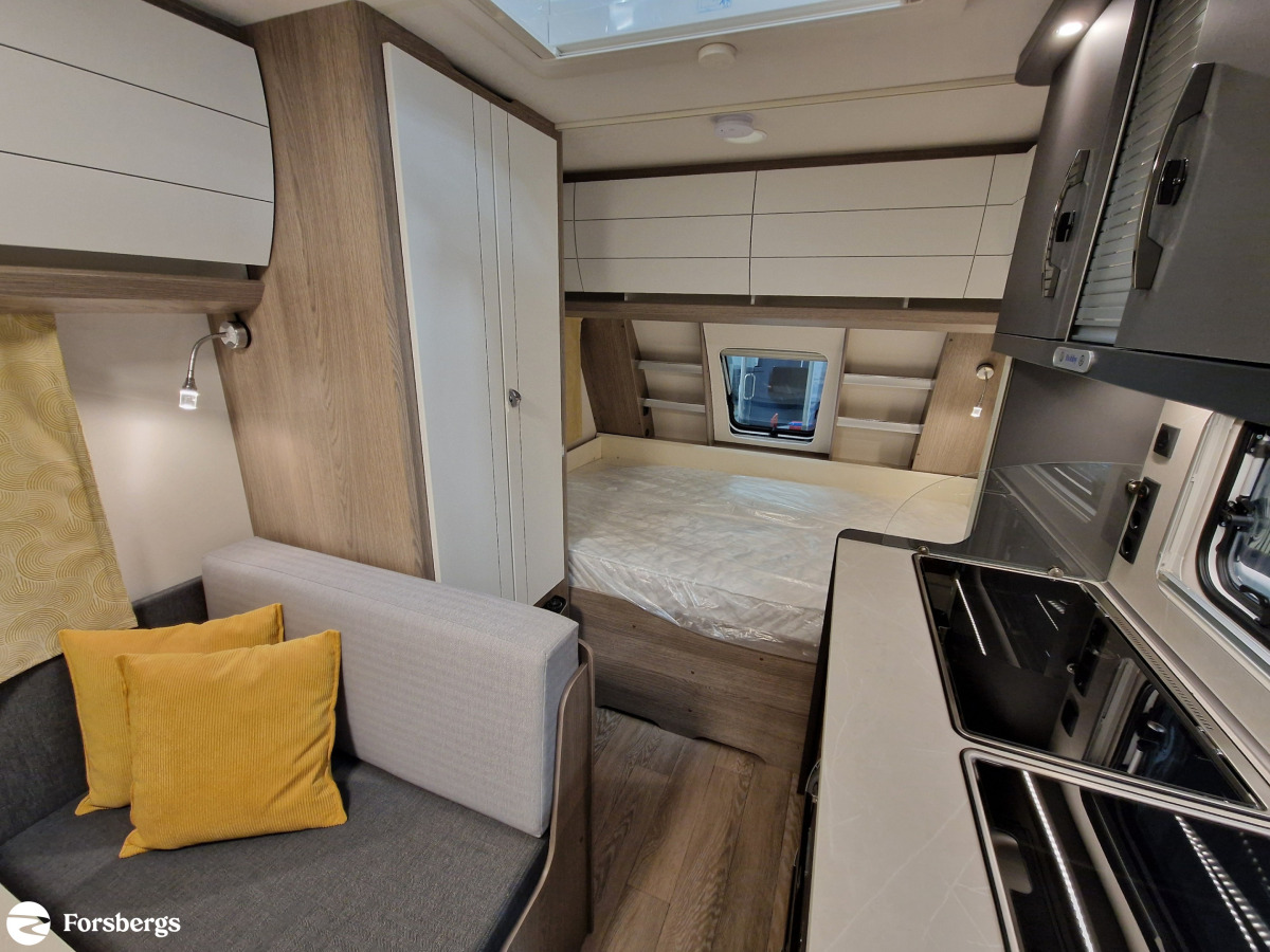 Hobby 390 SF On Tour // 1200 kg totalvikt, bild 6 av 21