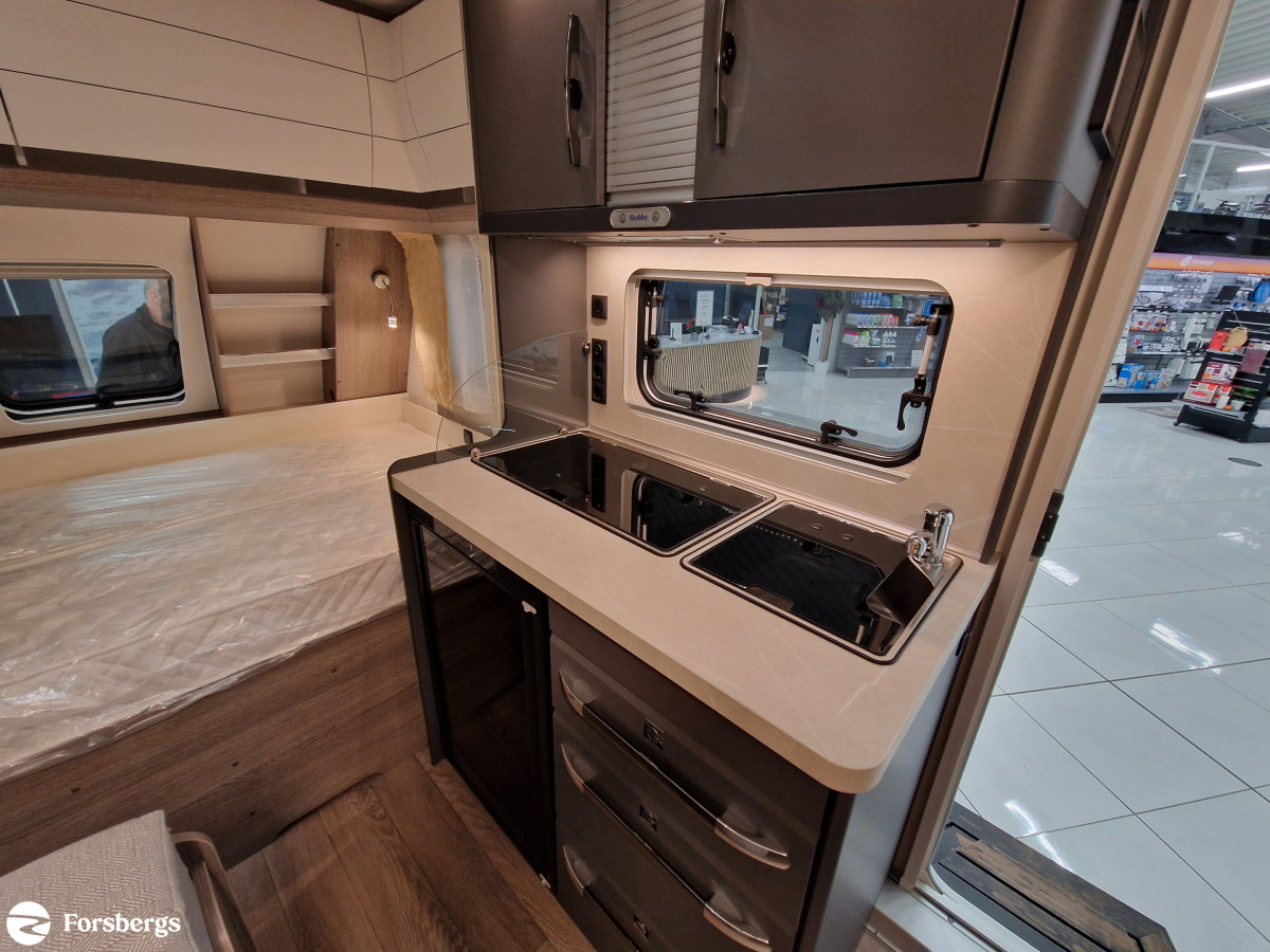 Hobby 390 SF On Tour // 1200 kg totalvikt, bild 7 av 21