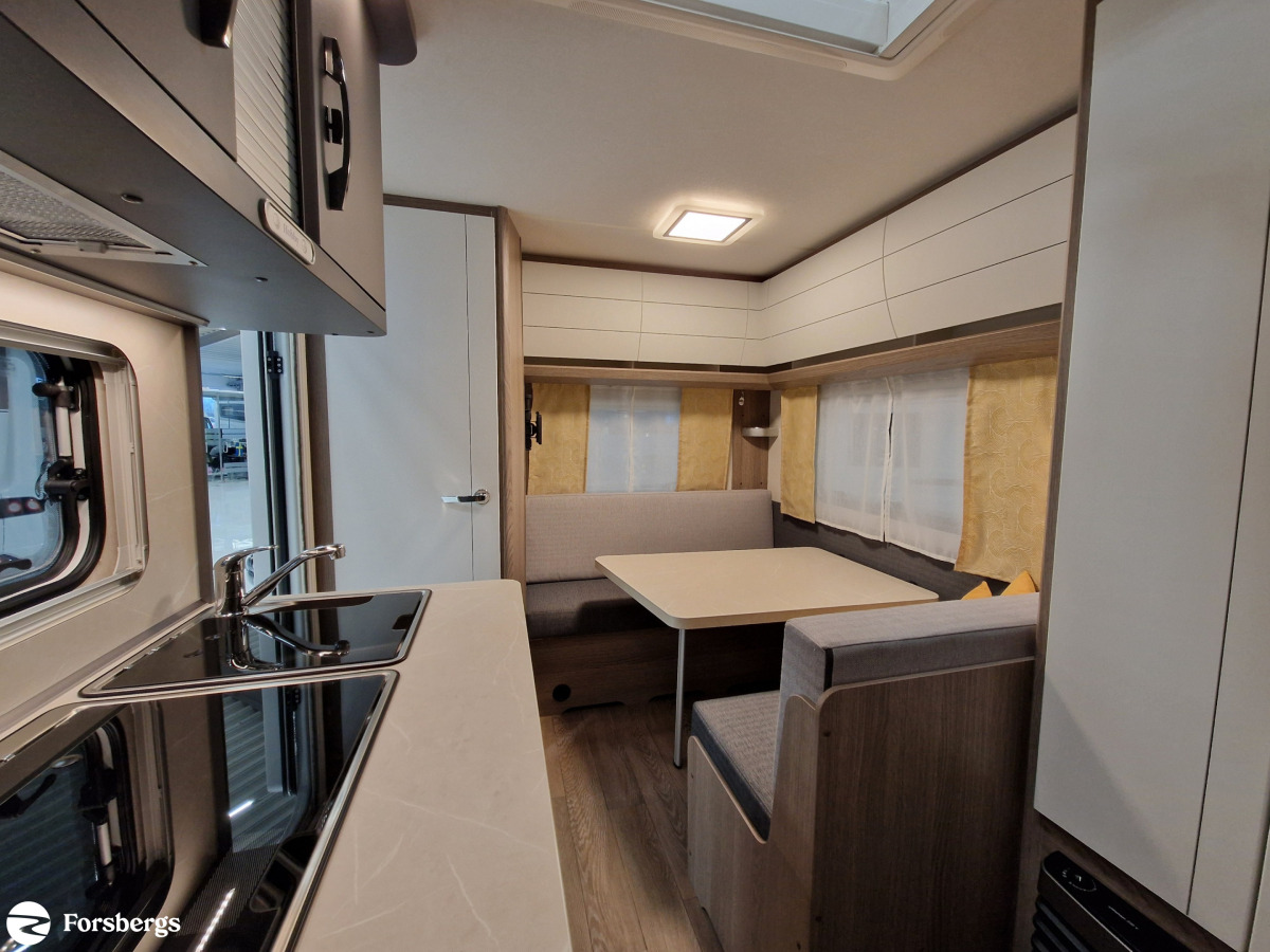 Hobby 390 SF On Tour // 1200 kg totalvikt, bild 14 av 21