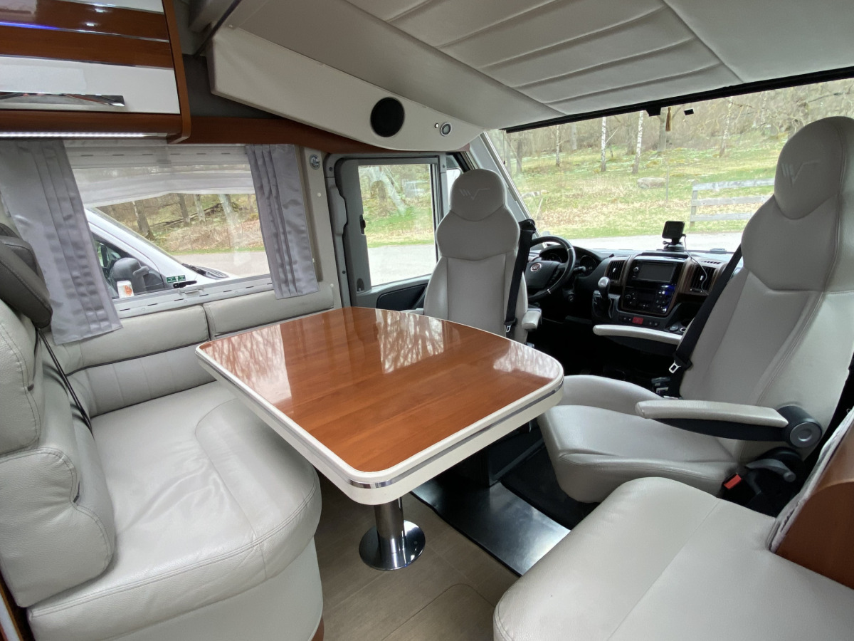Mobilvetta K-YACHT 89 TEKNO LINE Queensbed, bild 33 av 37