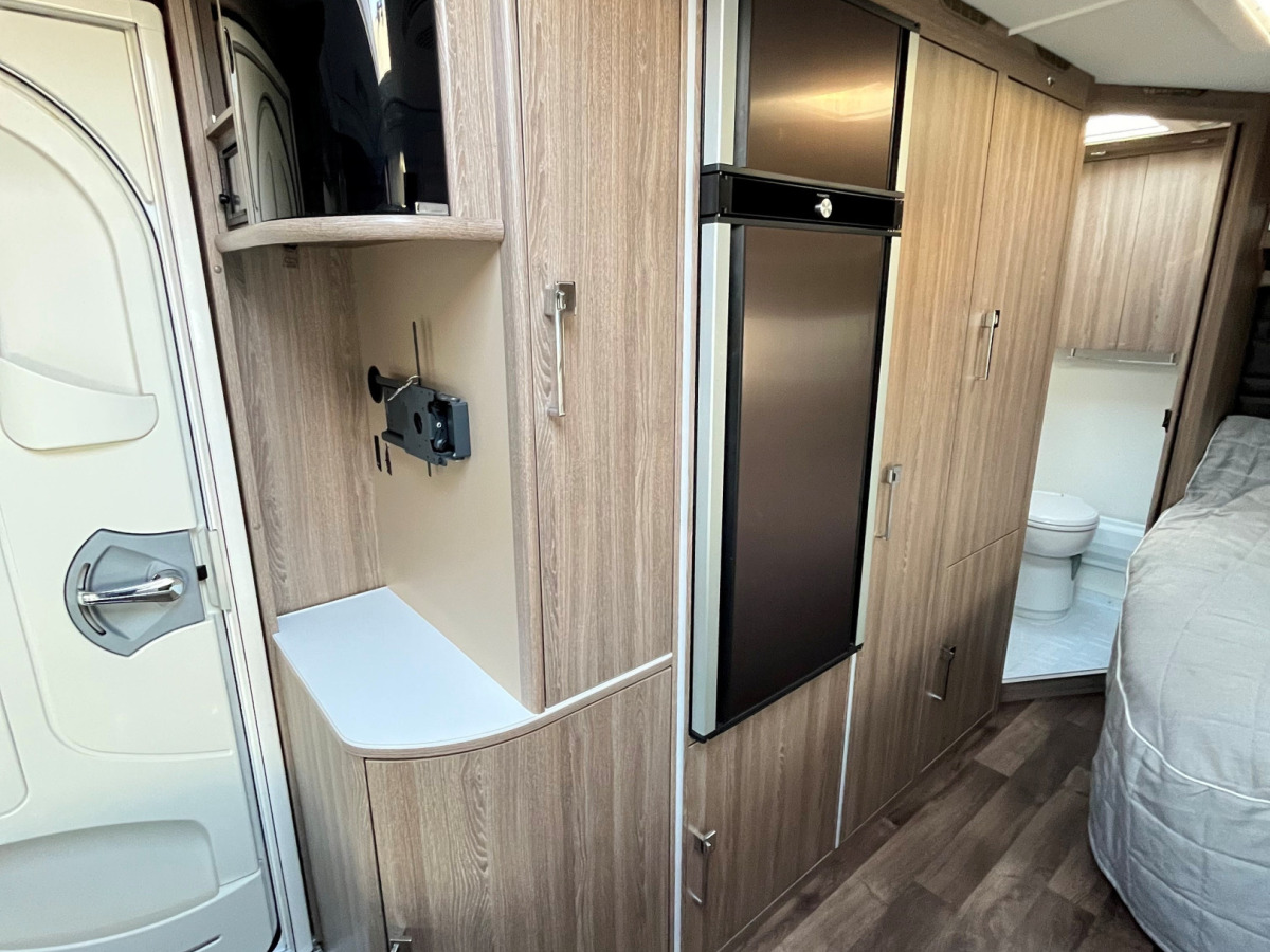 KABE IMPERIAL 560 XL KS - Mover / Förtält / Markis, bild 12 av 21