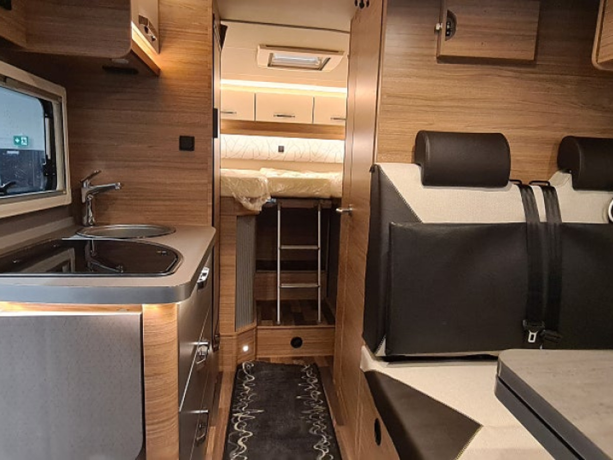 Weinsberg 640 MEG CaraCompact Suite Pepper MB Automat, bild 6 av 10