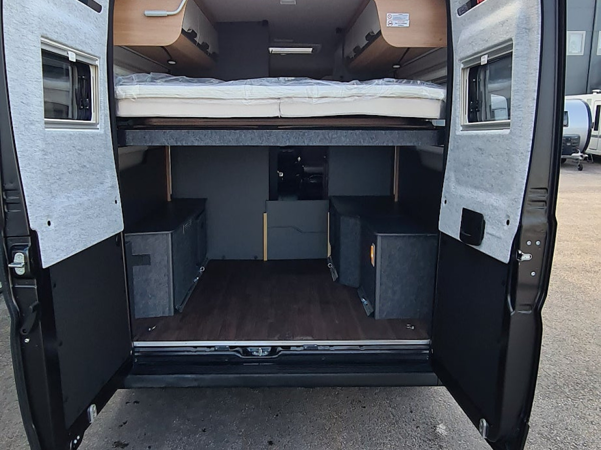 Knaus 600 ME BoxLife Platinum Automatlåda Lyftsäng, bild 4 av 13