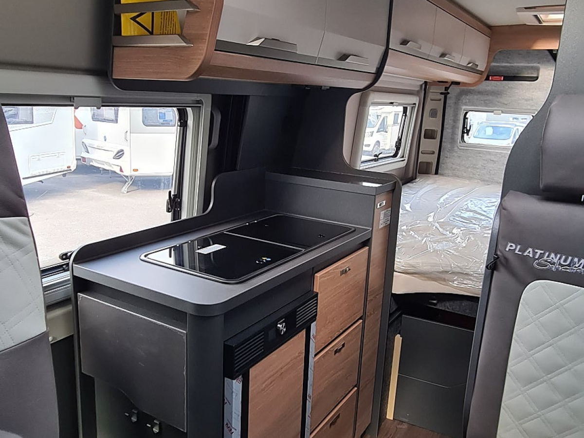 Knaus 600 ME BoxLife Platinum Automatlåda Lyftsäng, bild 11 av 13