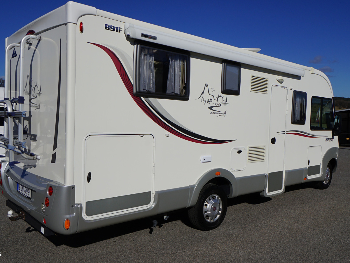 Rapido 891 F / Queensbed / AC / Solcell, bild 2 av 23