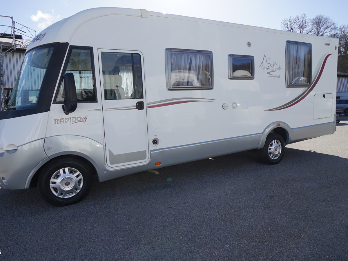 Rapido 891 F / Queensbed / AC / Solcell, bild 3 av 23