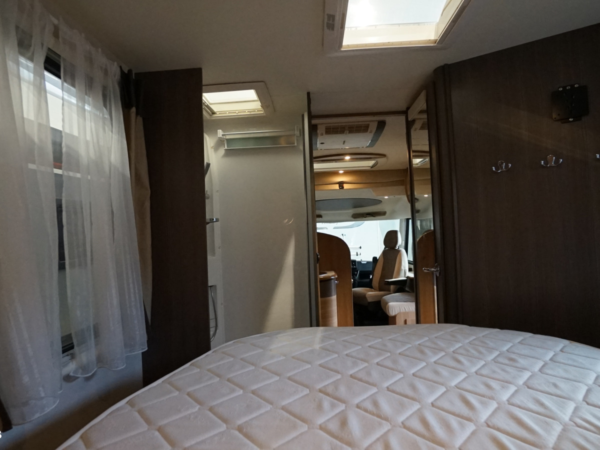 Rapido 891 F / Queensbed / AC / Solcell, bild 16 av 23
