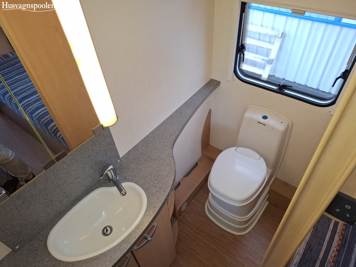 Knaus SÜDWIND 580 Långbäddar, Mover, Micro, bild 10 av 12