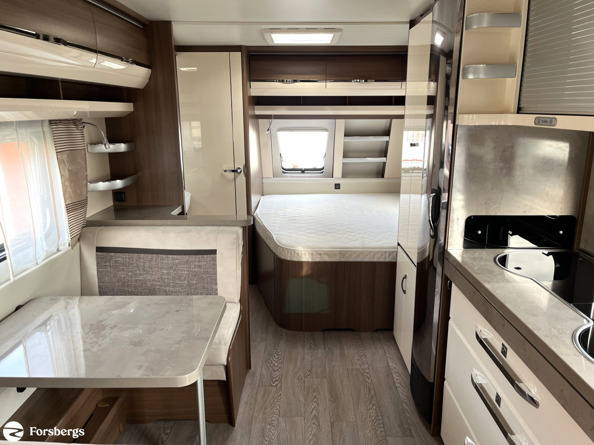 Hobby 650 UMFE PRESTIGE // Så bekväm, rymlig välutrustad, bild 8 av 18