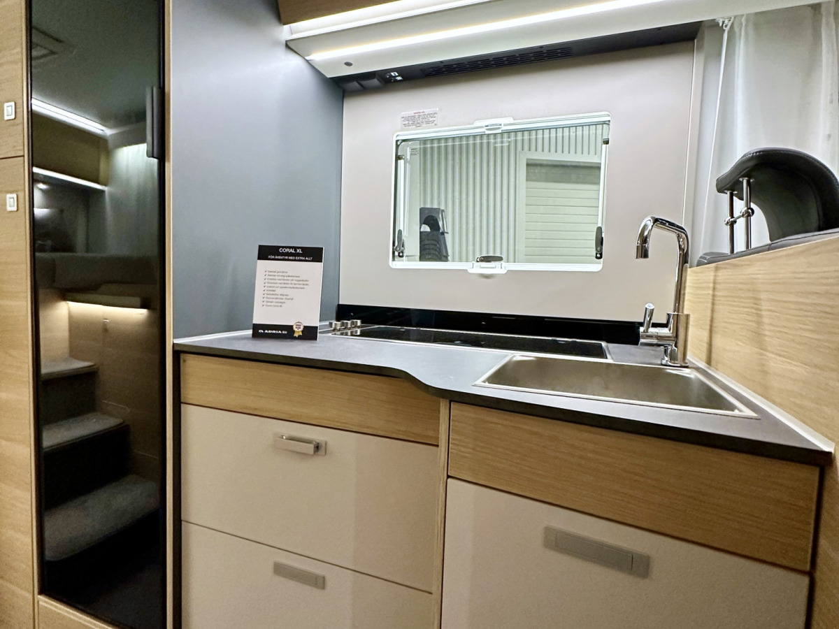 Adria CORAL XL 660 SL, bild 9 av 16