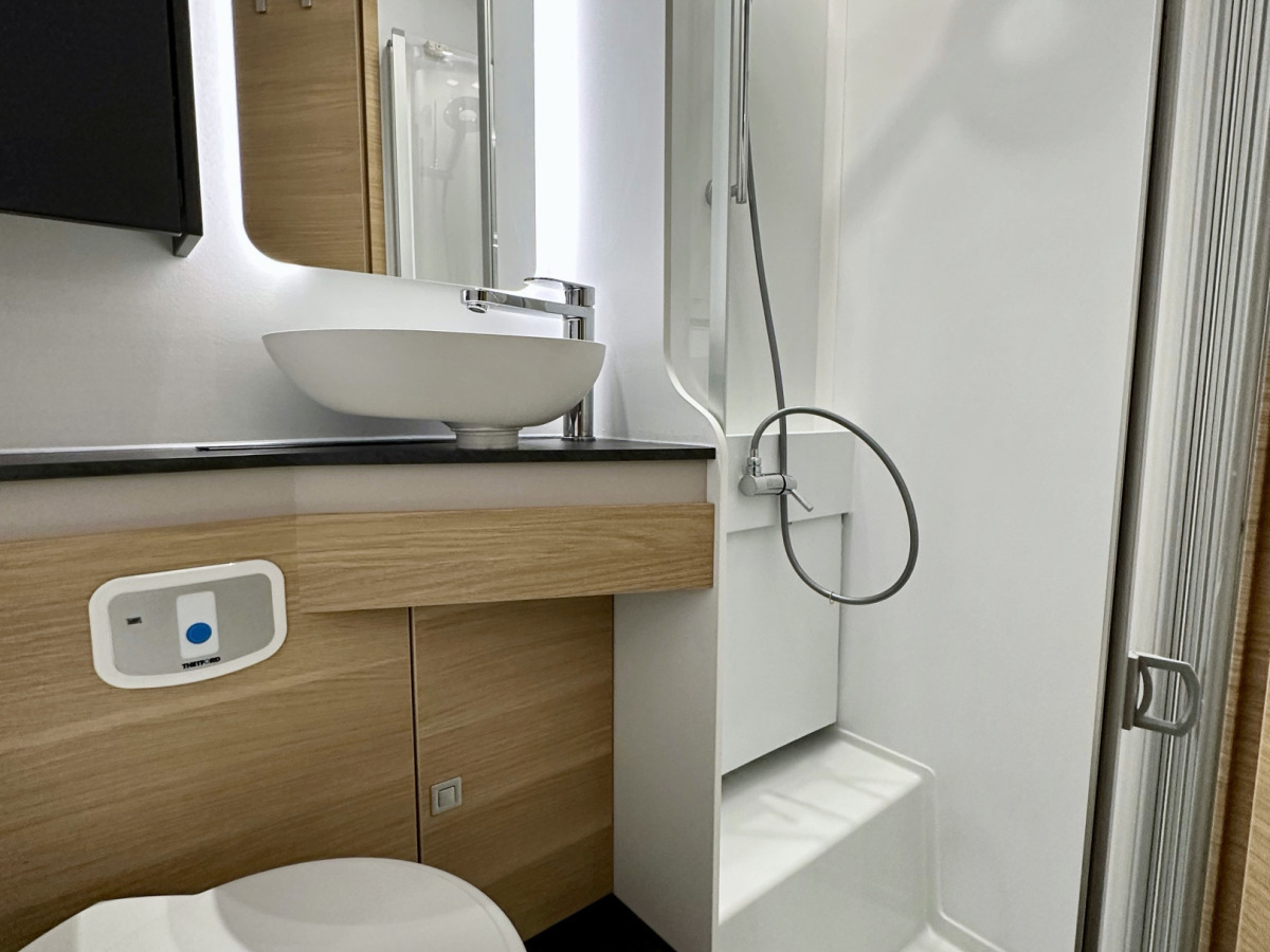 Adria CORAL XL 660 SL, bild 12 av 16