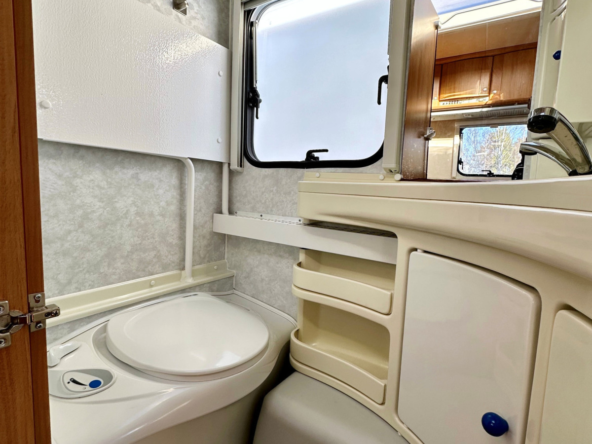 Adria CLASSICA 563 UL, bild 9 av 10