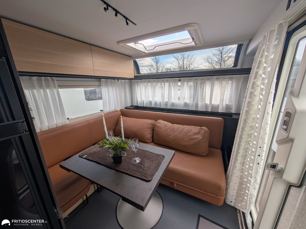 Adria Astella 644 DP *Hotellkänsla på hjul / ALDE / Panoramafönster, bild 4 av 46