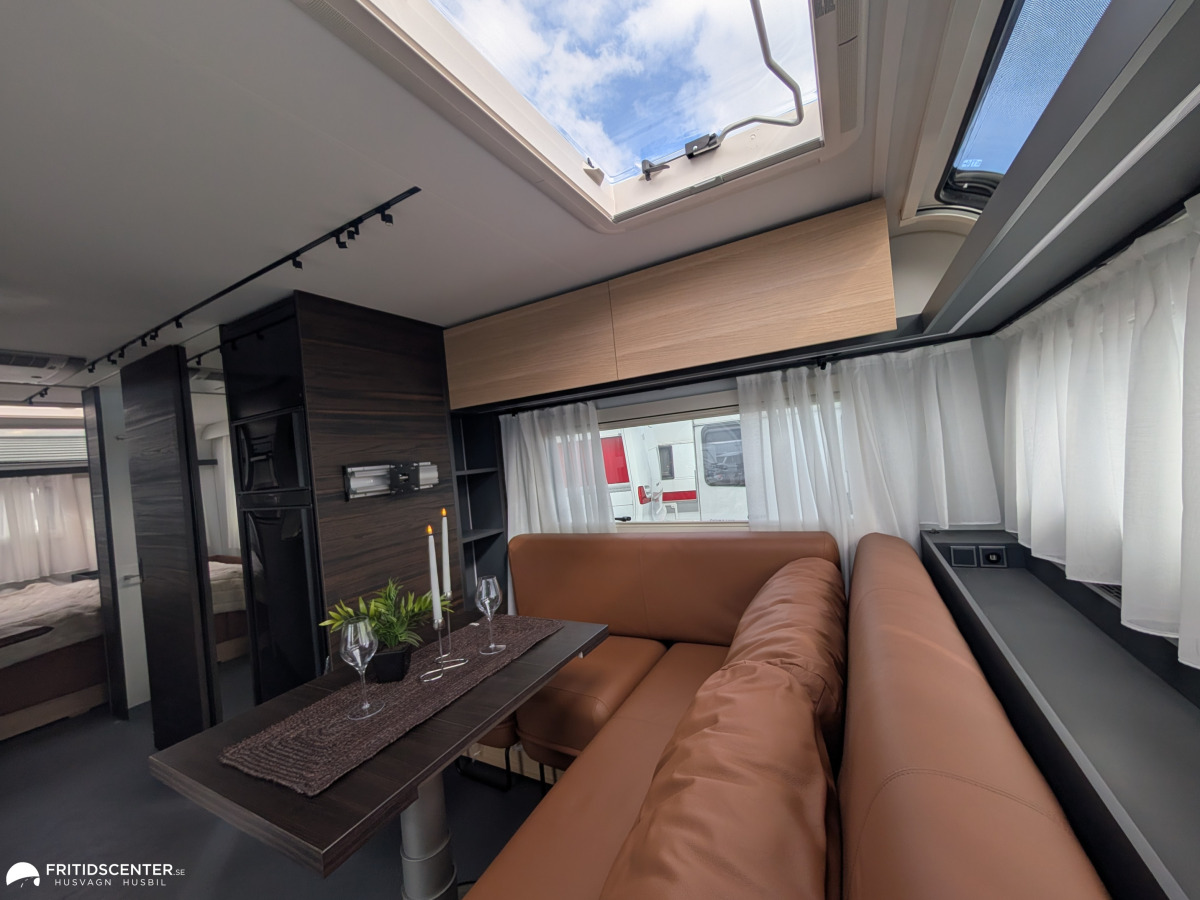 Adria Astella 644 DP *Hotellkänsla på hjul / ALDE / Panoramafönster, bild 6 av 46