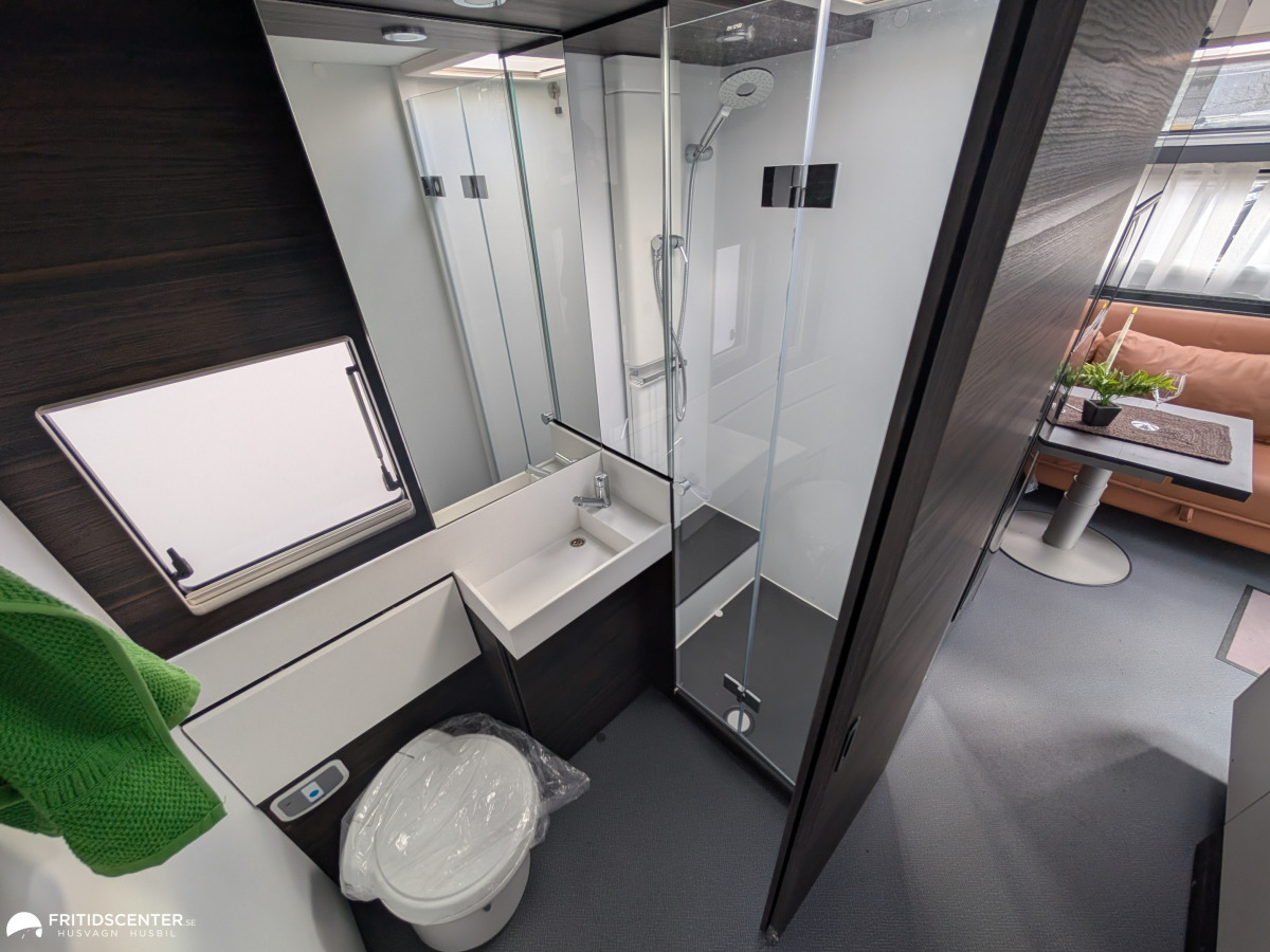 Adria Astella 644 DP *Hotellkänsla på hjul / ALDE / Panoramafönster, bild 14 av 46