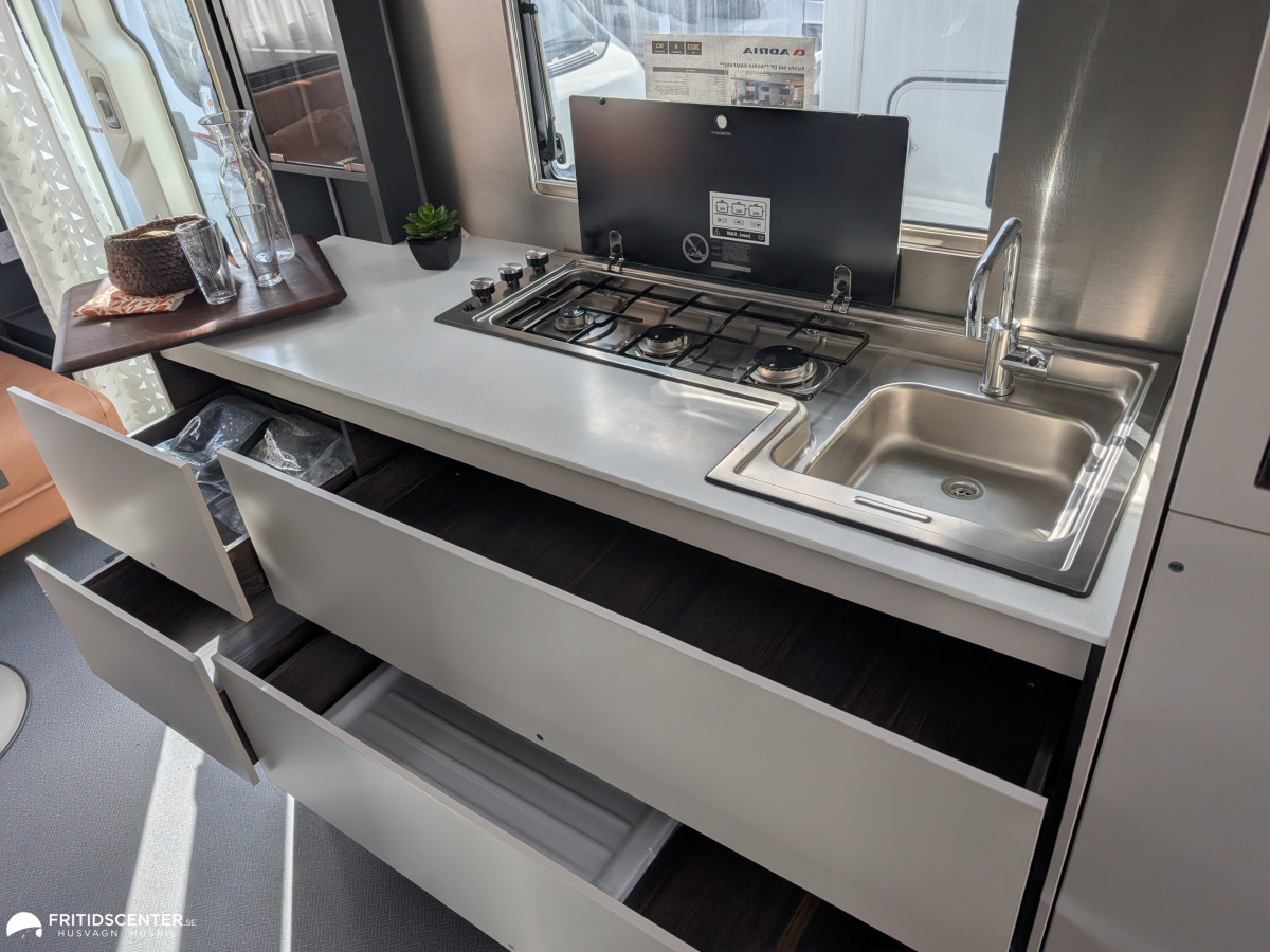 Adria Astella 644 DP *Hotellkänsla på hjul / ALDE / Panoramafönster, bild 17 av 46