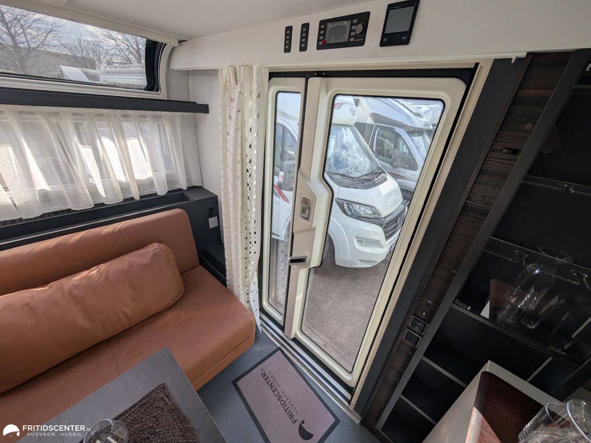 Adria Astella 644 DP *Hotellkänsla på hjul / ALDE / Panoramafönster, bild 24 av 46