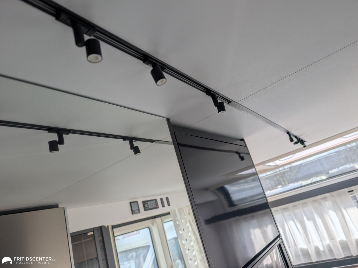 Adria Astella 644 DP *Hotellkänsla på hjul / ALDE / Panoramafönster, bild 26 av 46