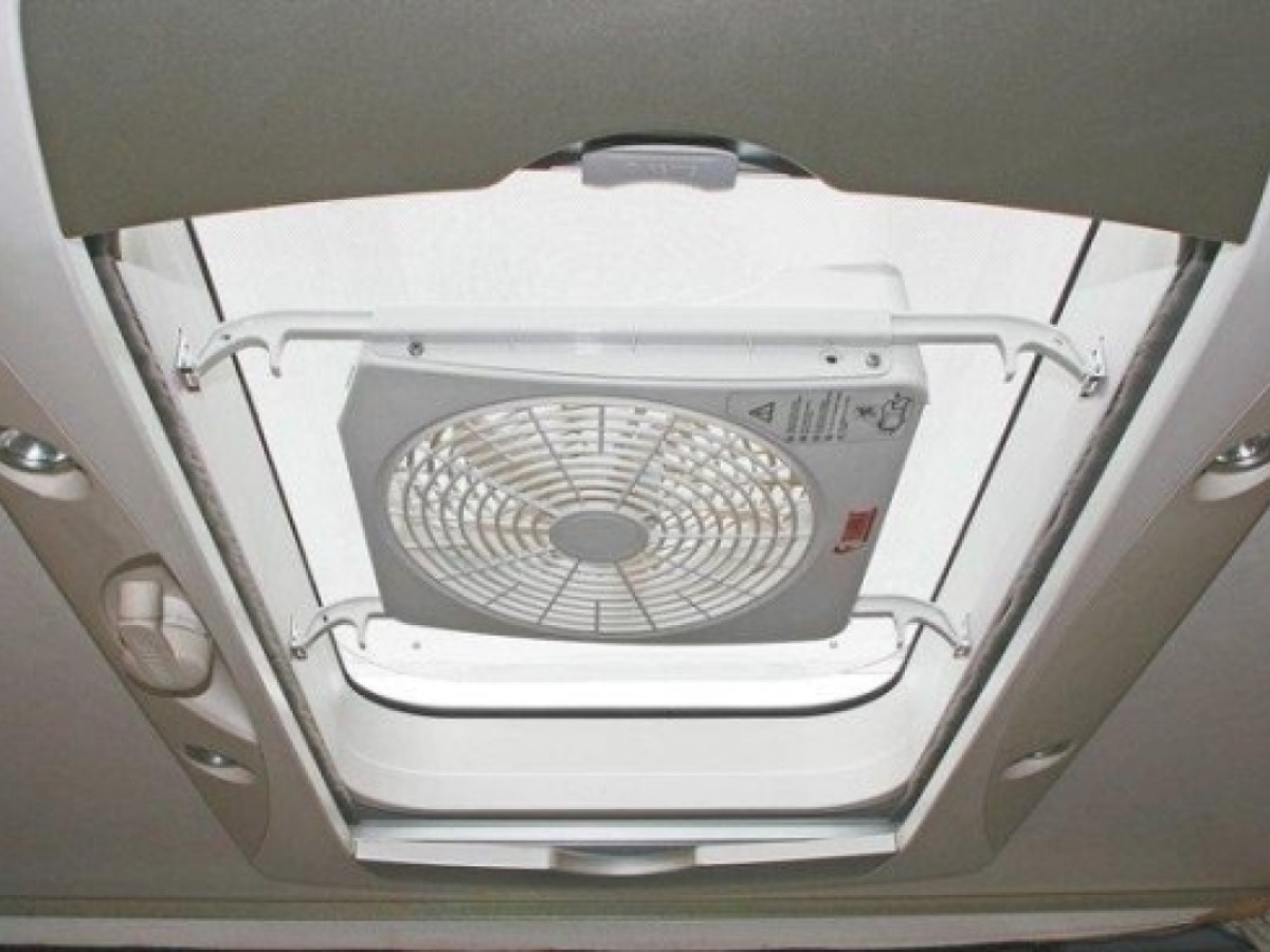 Taklucksfläkt Fiamma Turbo-Kit, bild 1 av 1