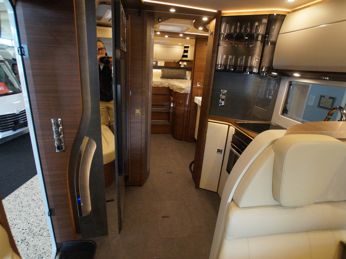 Carthago C-line I 5.9 XL LE, Mercedes, bild 8 av 17