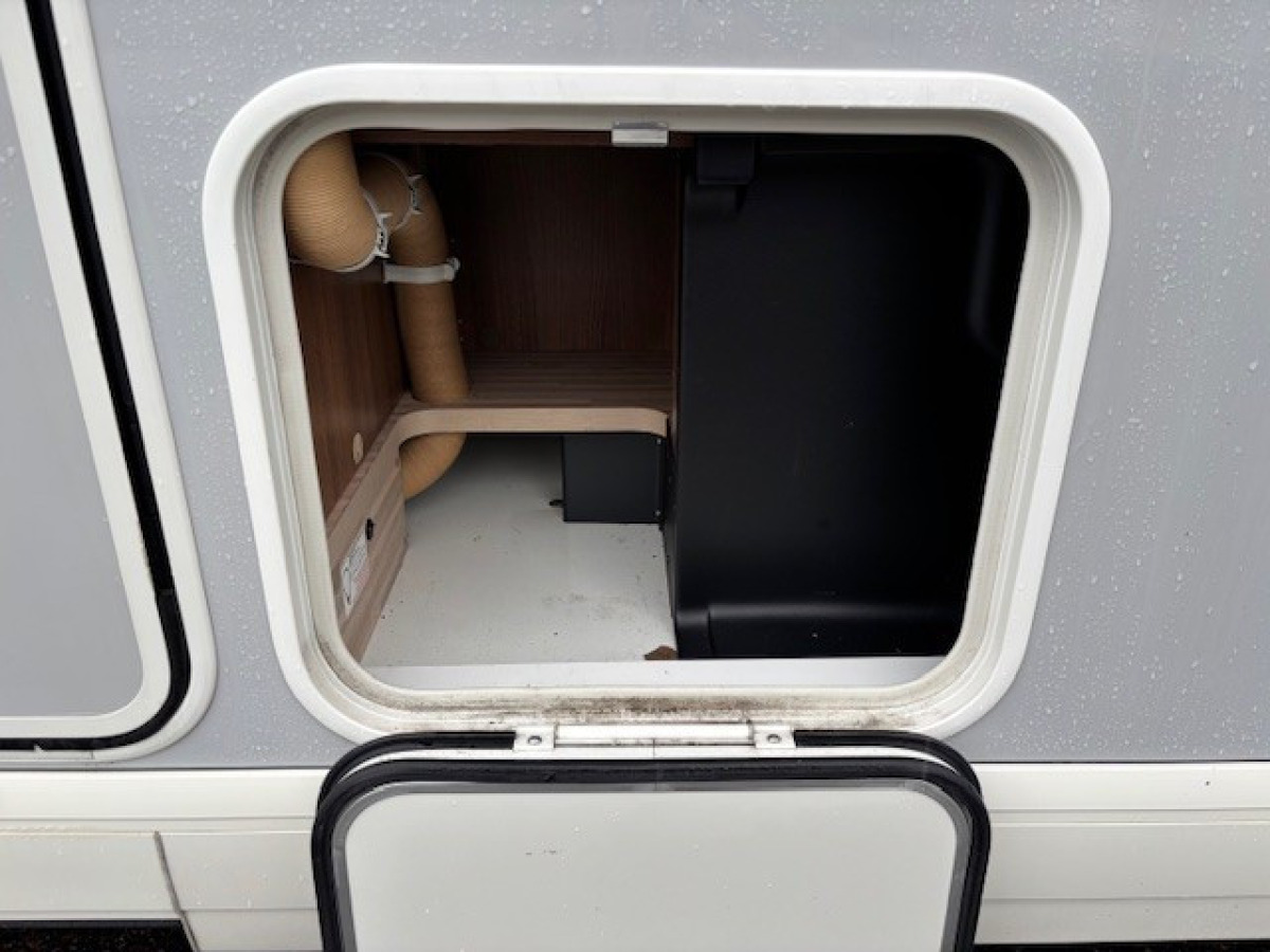 Carthago C-TOURER I 143 Lightweight, bild 3 av 15