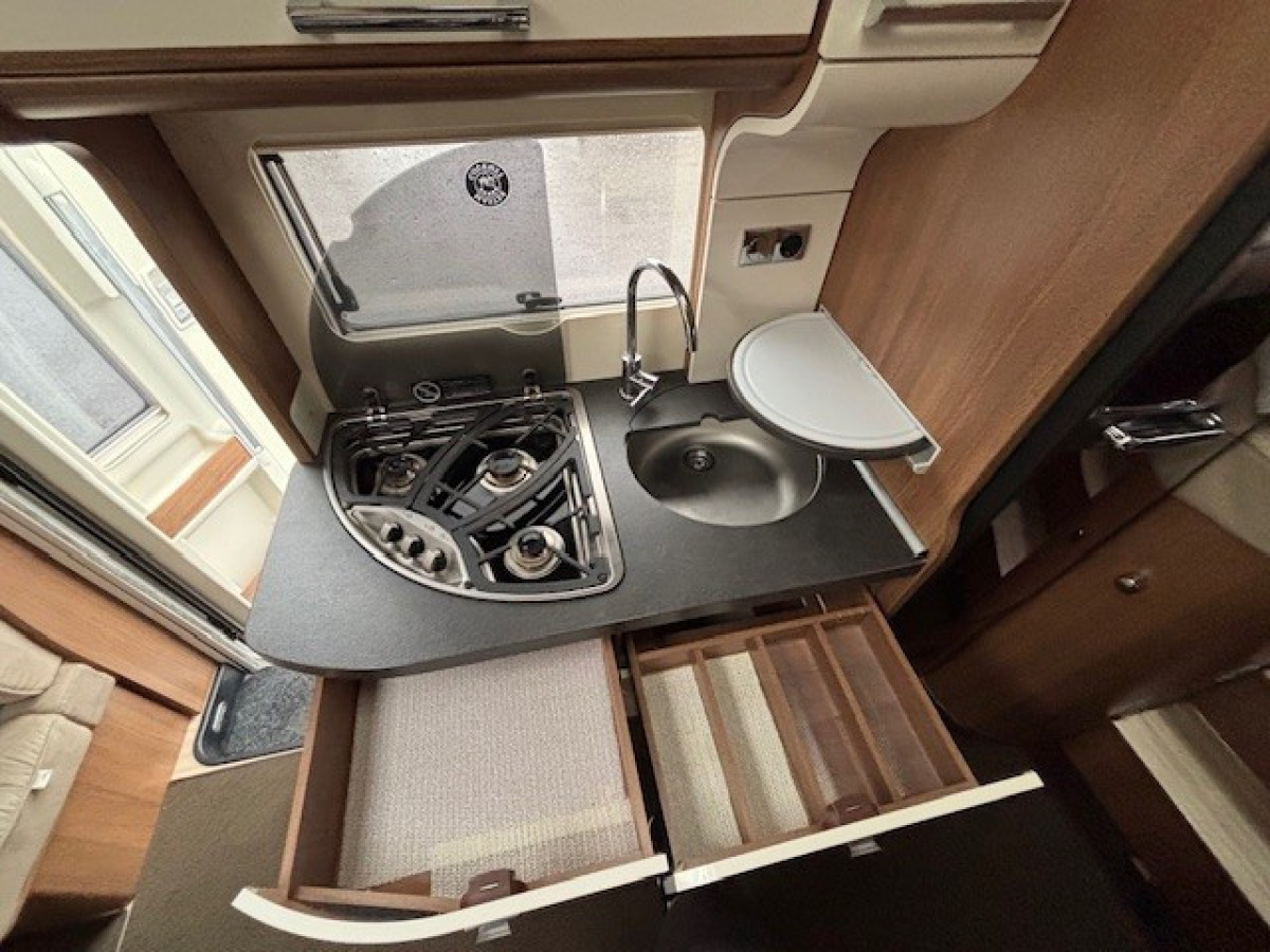 Carthago C-TOURER I 143 Lightweight, bild 14 av 15