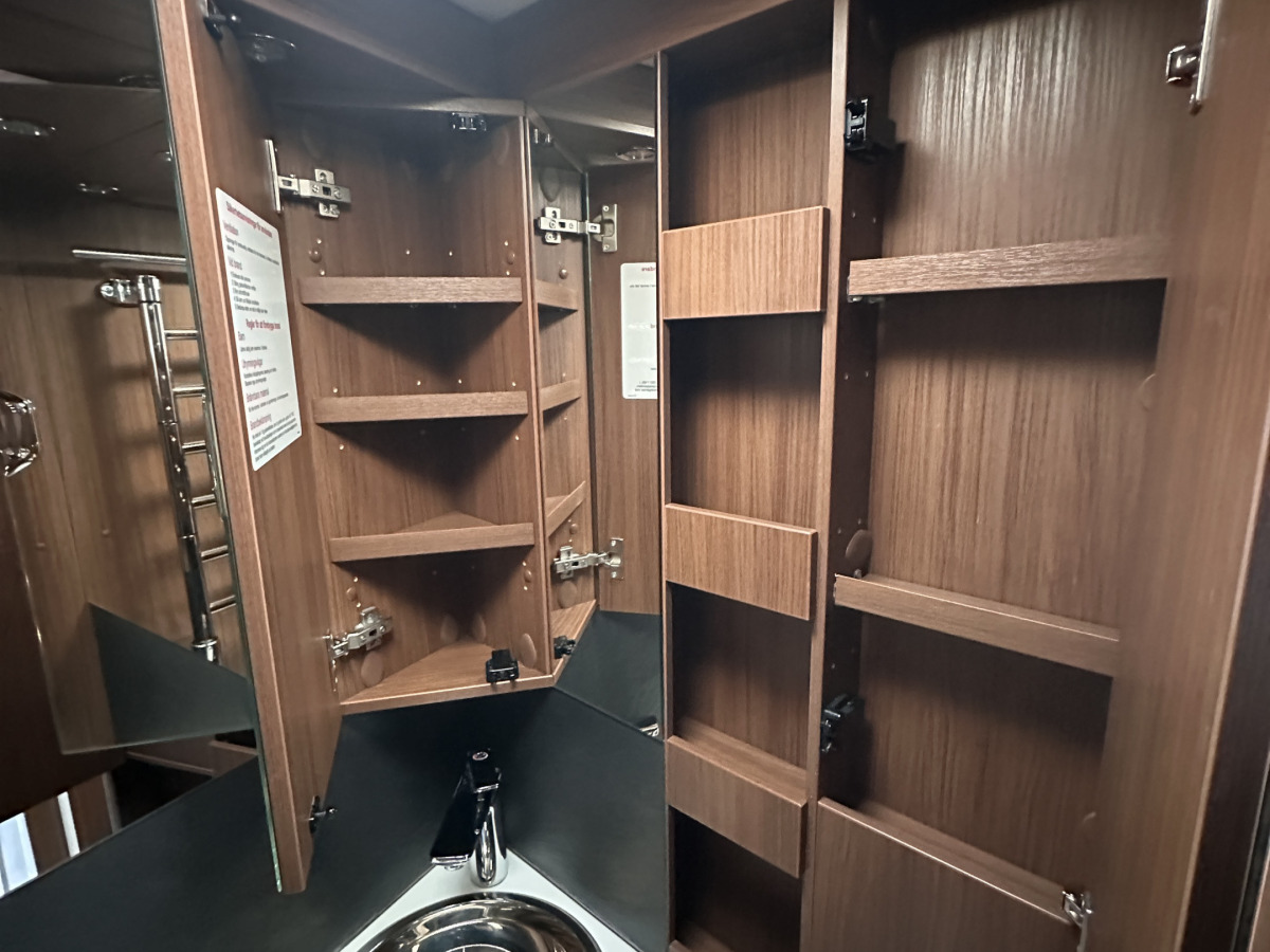 Niesmann ARTO 77 E ALDE LITIUM AC BODEL, bild 21 av 26
