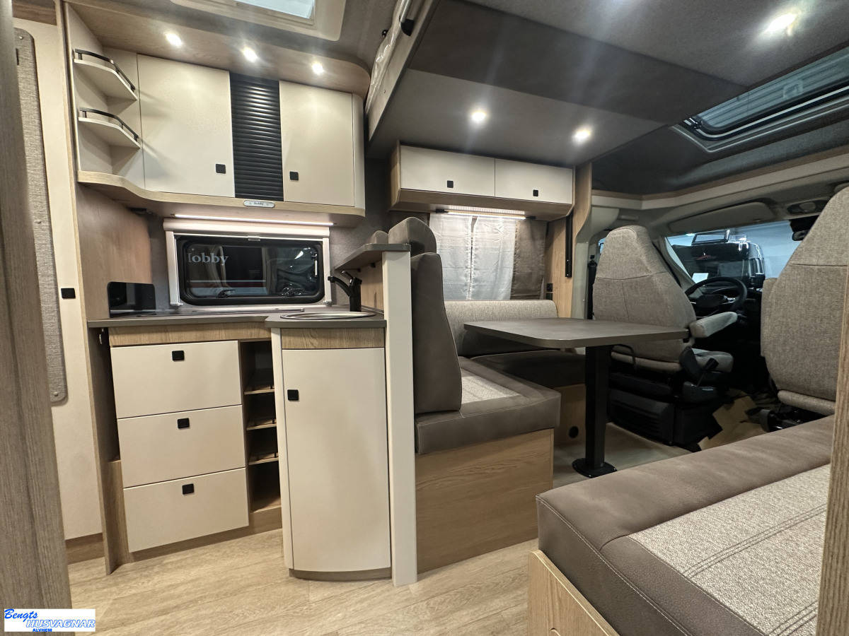 Hobby ONTOUR T 700 FH Sverigepaket NYHET, bild 3 av 20