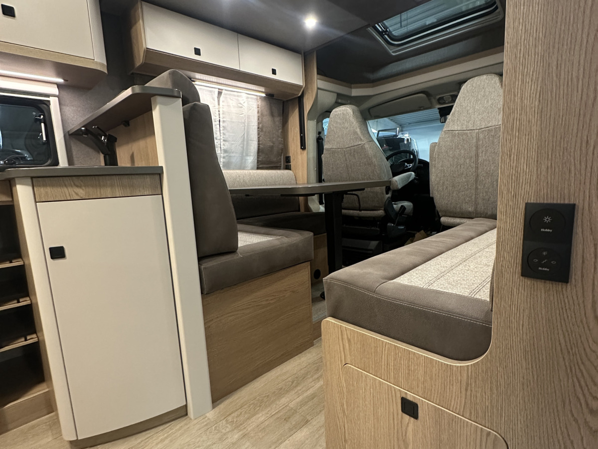 Hobby ONTOUR T 700 FH Sverigepaket NYHET, bild 4 av 20