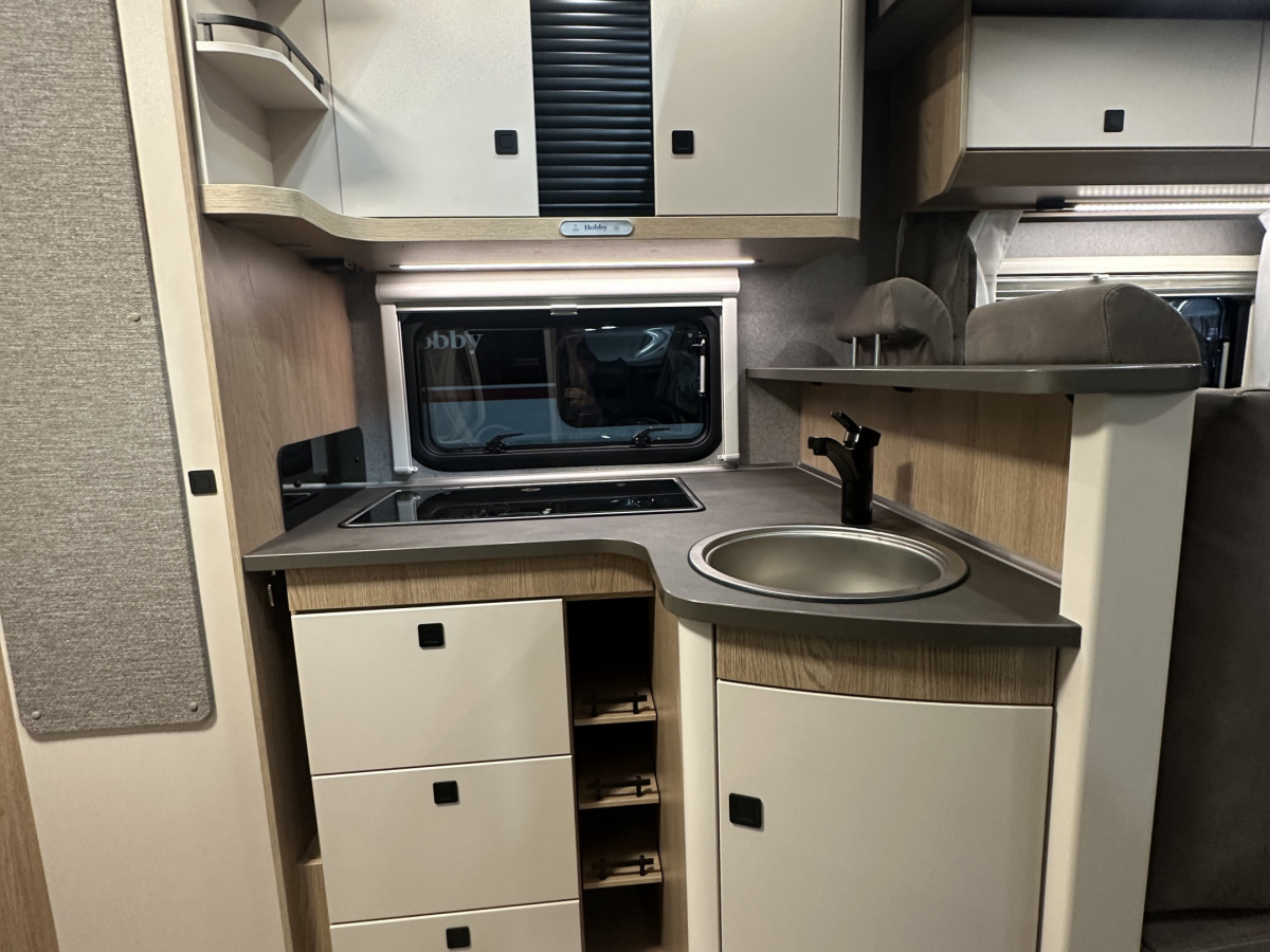 Hobby ONTOUR T 700 FH Sverigepaket NYHET, bild 10 av 20