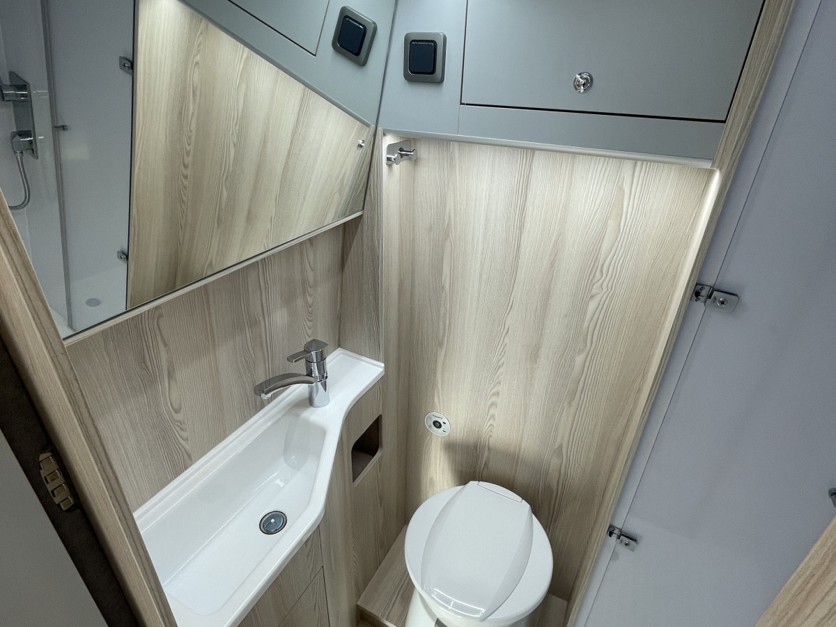 KABE Affinity MAN DUO AUT. 2.0 177hk STOR TOALETT I BAK 3500KG, bild 23 av 42