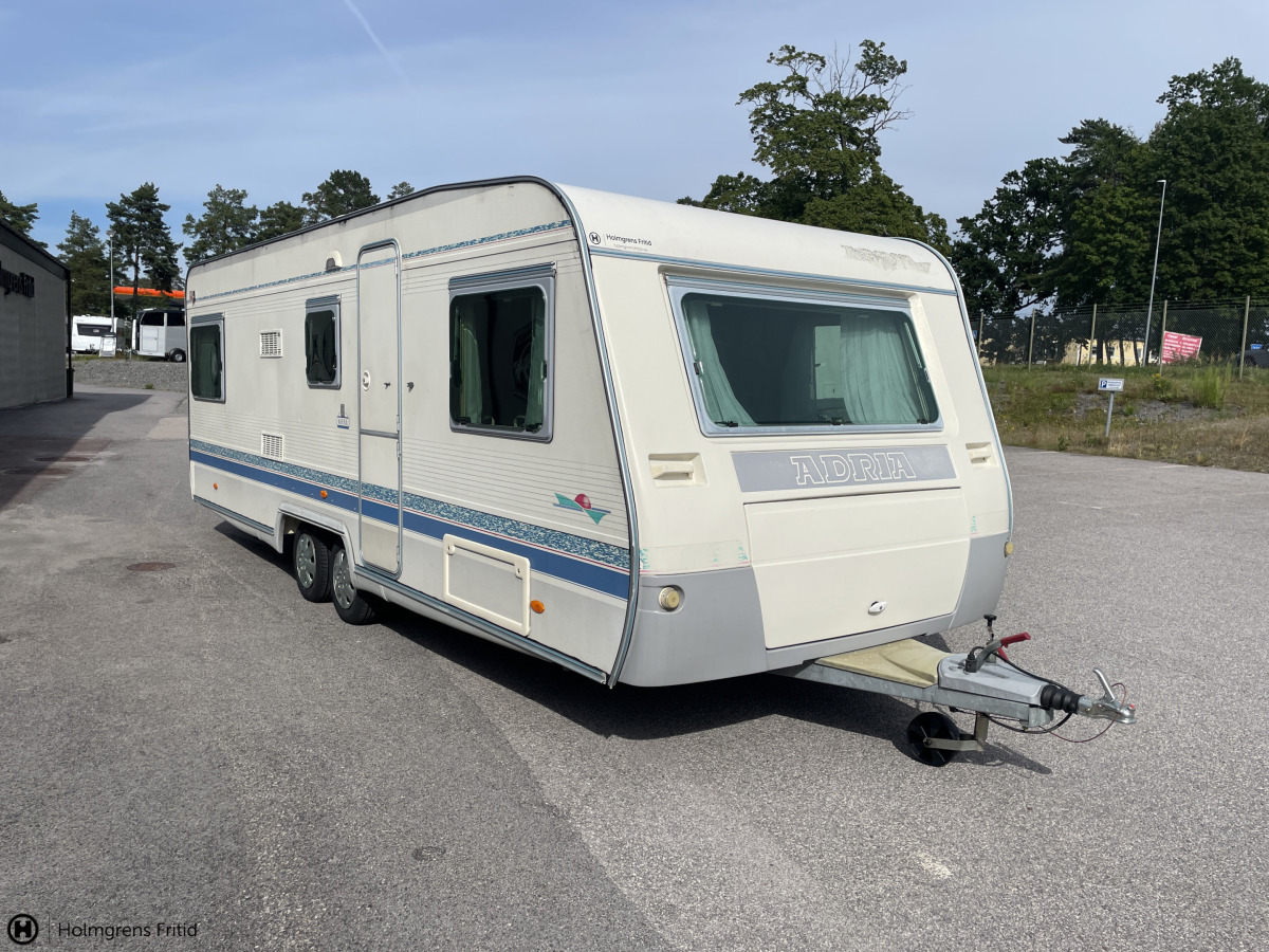 Adria Unica 613 UL ALDE LÅNGBÄDDAR, bild 1 av 22