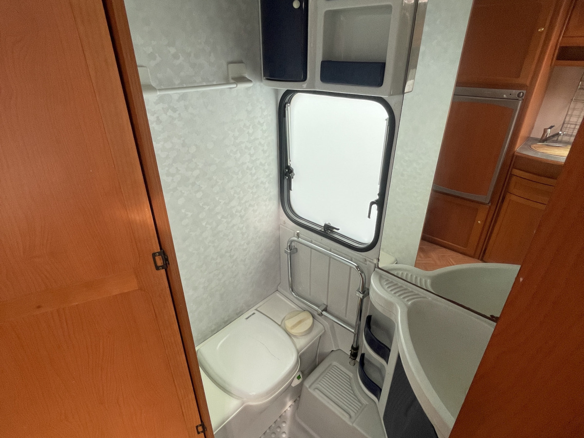 Adria Unica 613 UL ALDE LÅNGBÄDDAR, bild 19 av 22