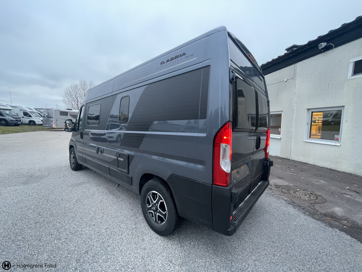 Adria TWIN SUPREME 600 SPB DIESELV. TRUMA 138L KOMP.KYL, bild 4 av 22