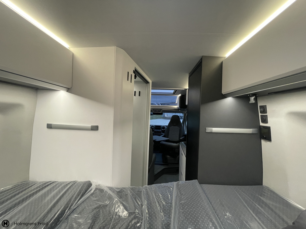 Adria TWIN SUPREME 600 SPB DIESELV. TRUMA 138L KOMP.KYL, bild 14 av 22