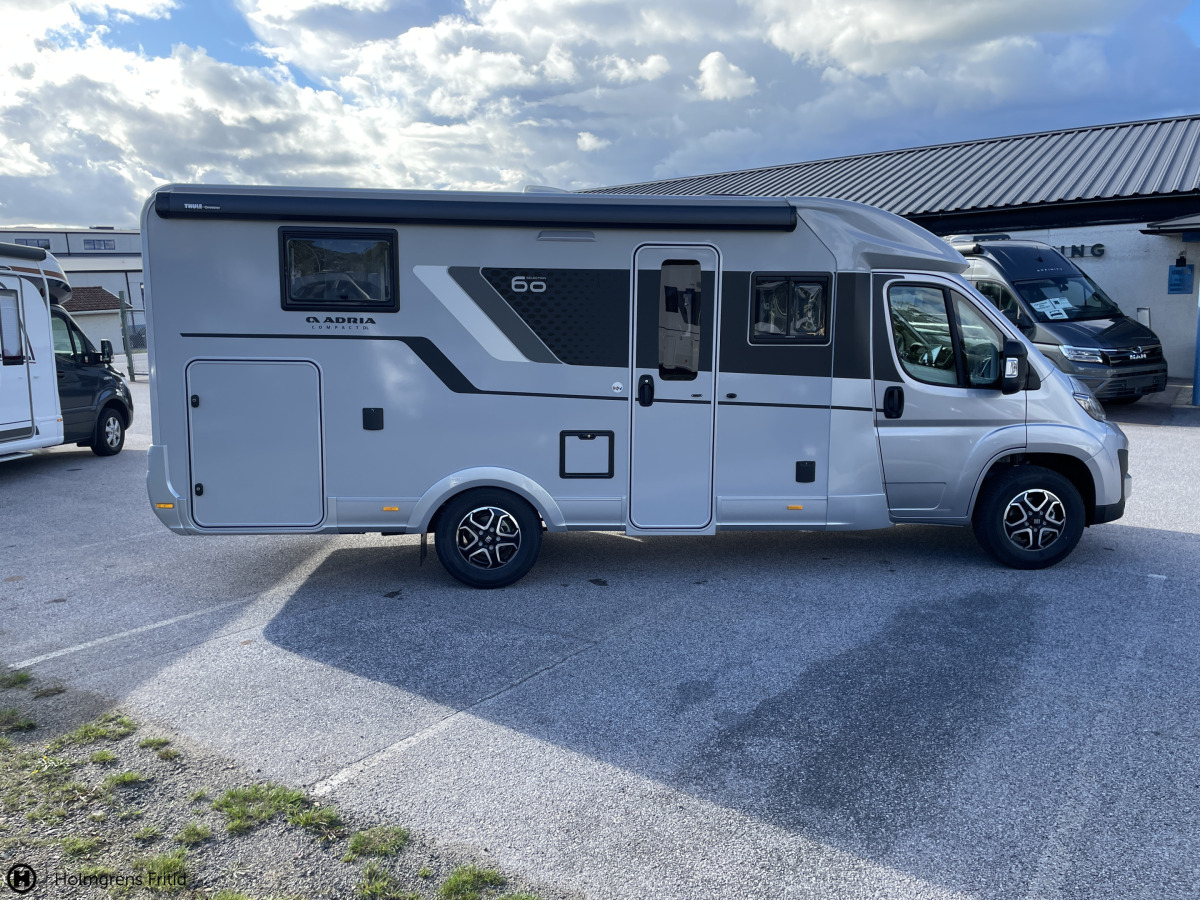 Adria COMPACT DL 60Y LÅNGBÄDDAR 60Y DESIGN, bild 3 av 42