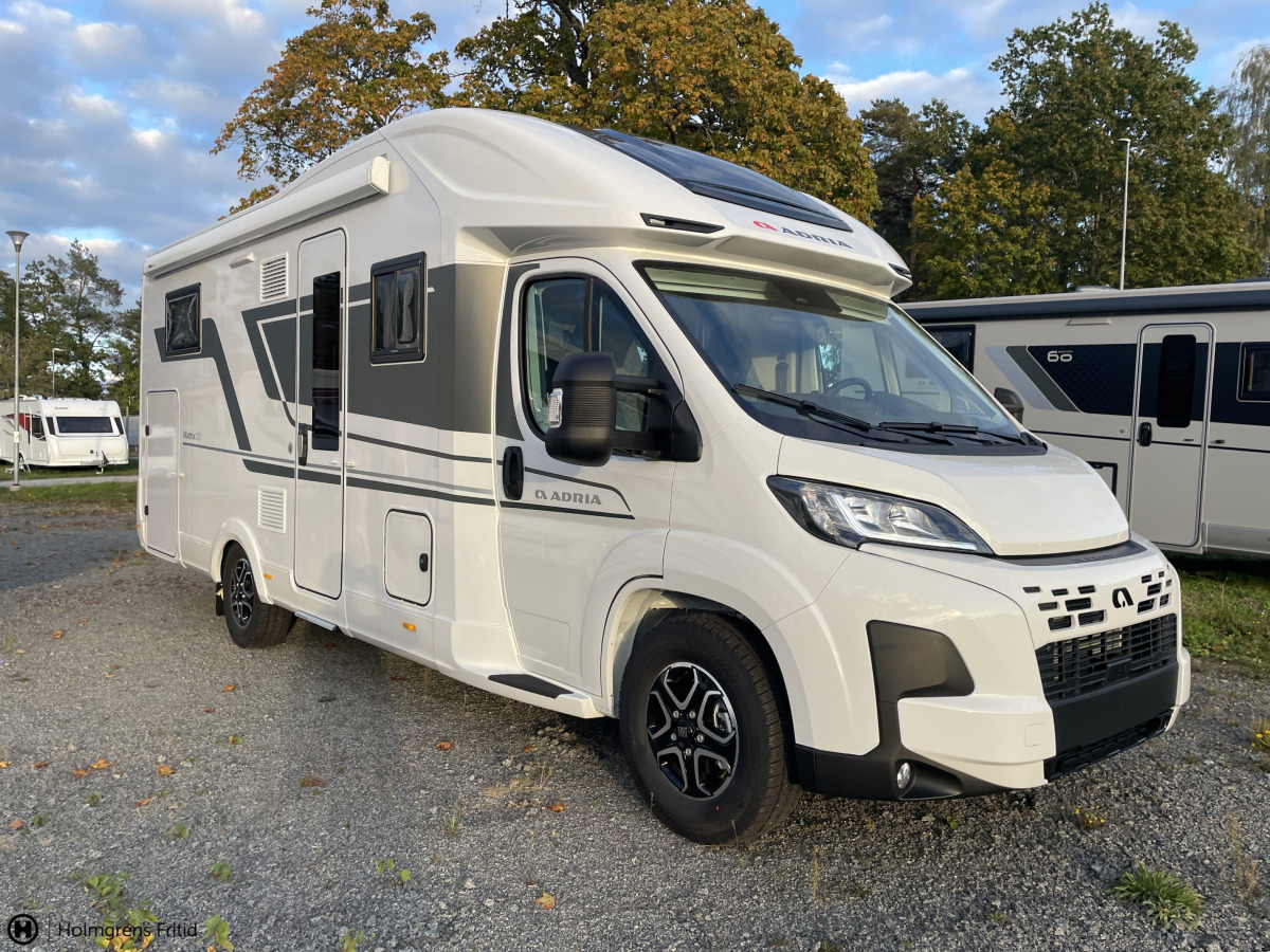 Adria MATRIX PLUS 670 DL FACE TO FACE ALDE VATTENBUSEN VÄRME, bild 1 av 23