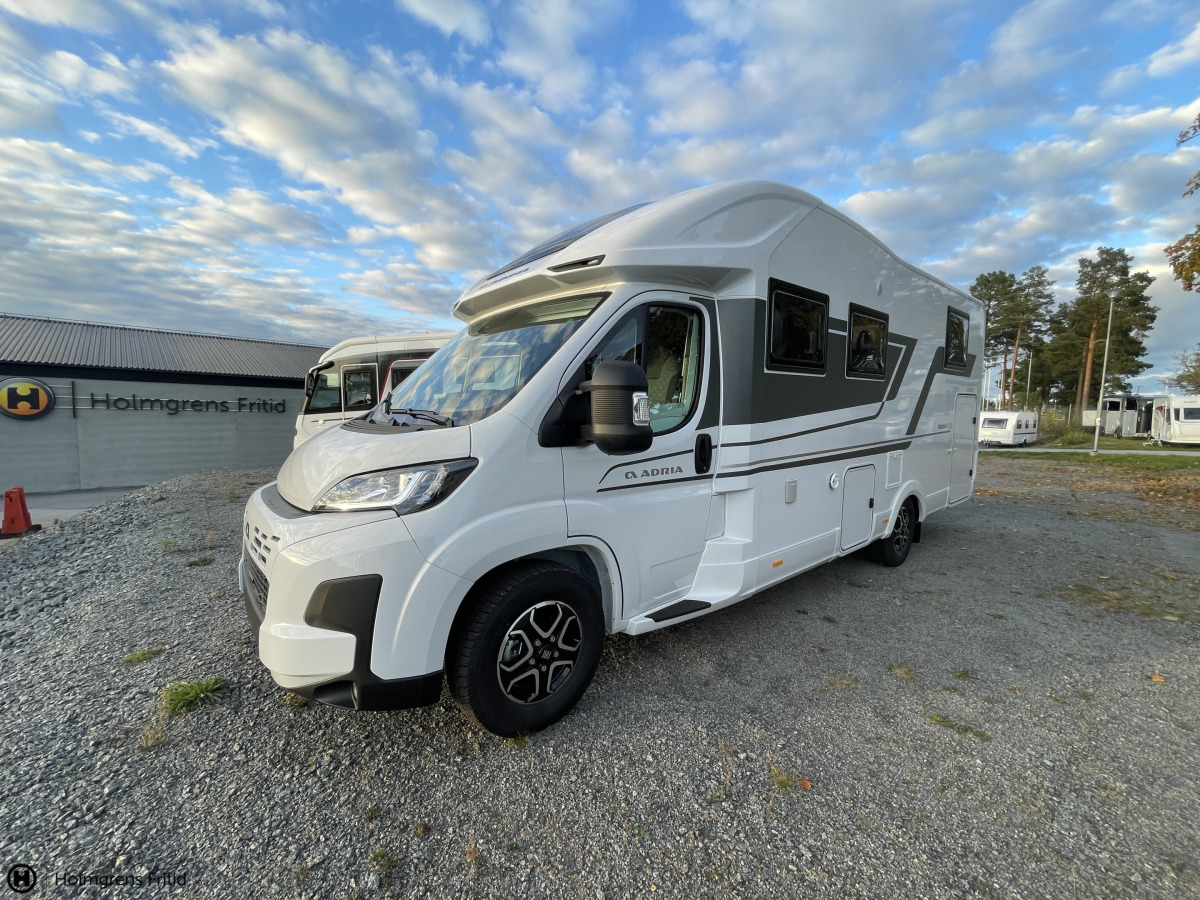 Adria MATRIX PLUS 670 DL FACE TO FACE ALDE VATTENBUSEN VÄRME, bild 6 av 23