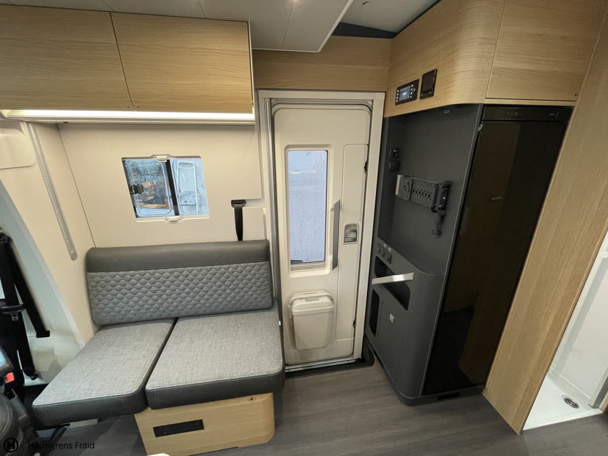 Adria MATRIX PLUS 670 DL FACE TO FACE ALDE VATTENBUSEN VÄRME, bild 11 av 23