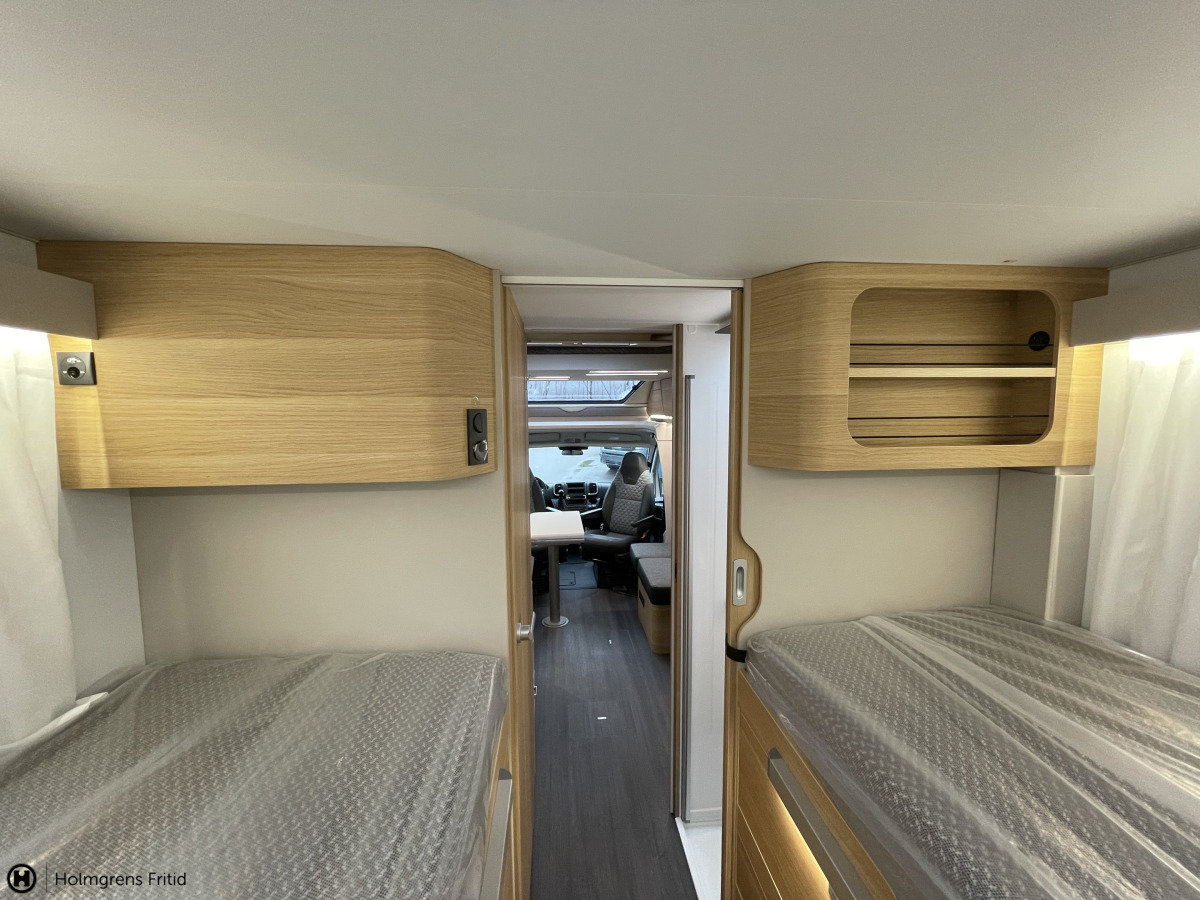 Adria MATRIX PLUS 670 DL FACE TO FACE ALDE VATTENBUSEN VÄRME, bild 14 av 23