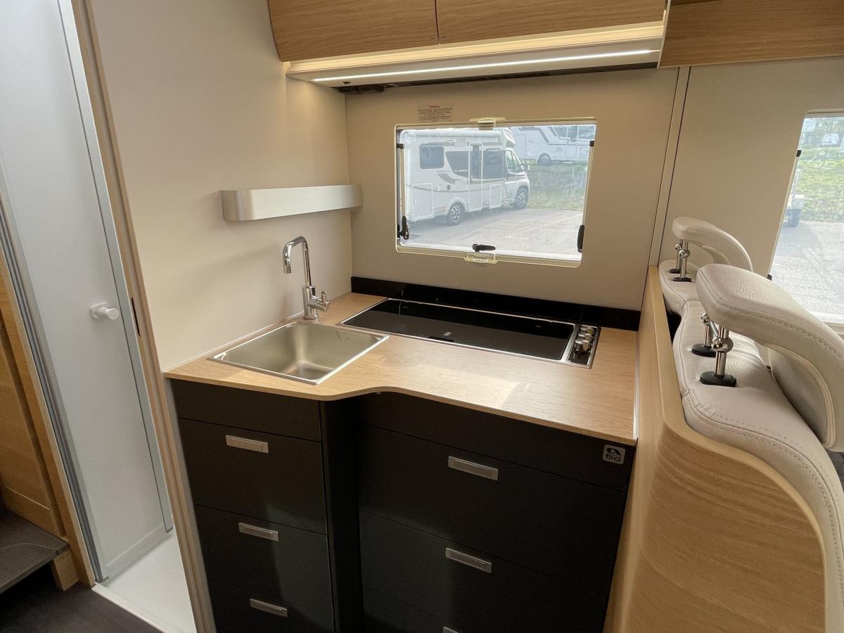 Adria MATRIX 670 SL 60Y LÅNGBÄDDAR 60Y EDITION, bild 16 av 46