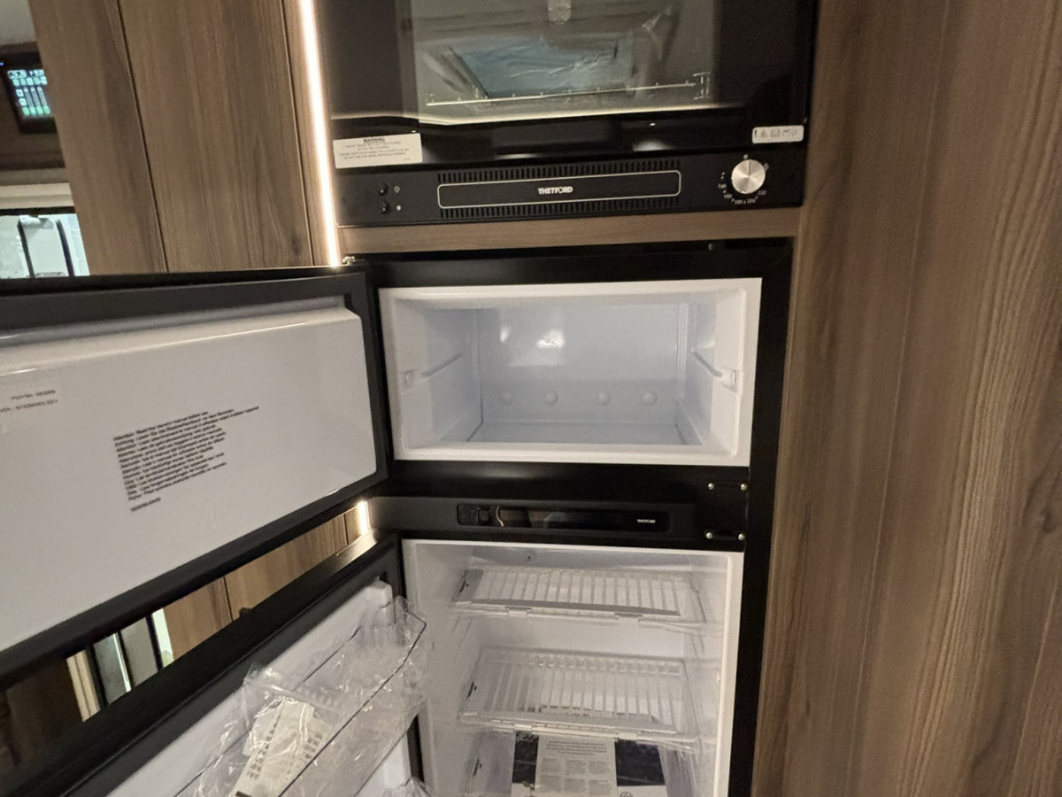KABE Travel Master Intergrated 860 Imperial LGB, bild 10 av 27