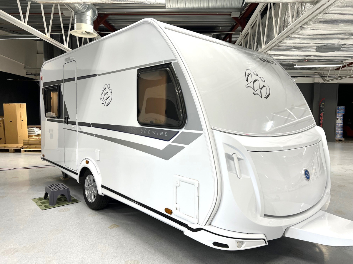 Knaus Südwind 450 FU, bild 1 av 10