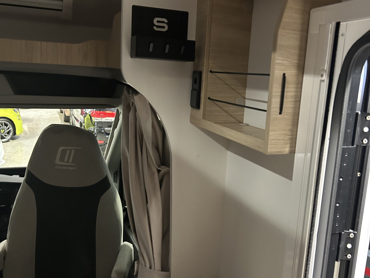 Challenger S217 Sport Edition M26 - Ford Transit 2.0L 165 HK, bild 9 av 21