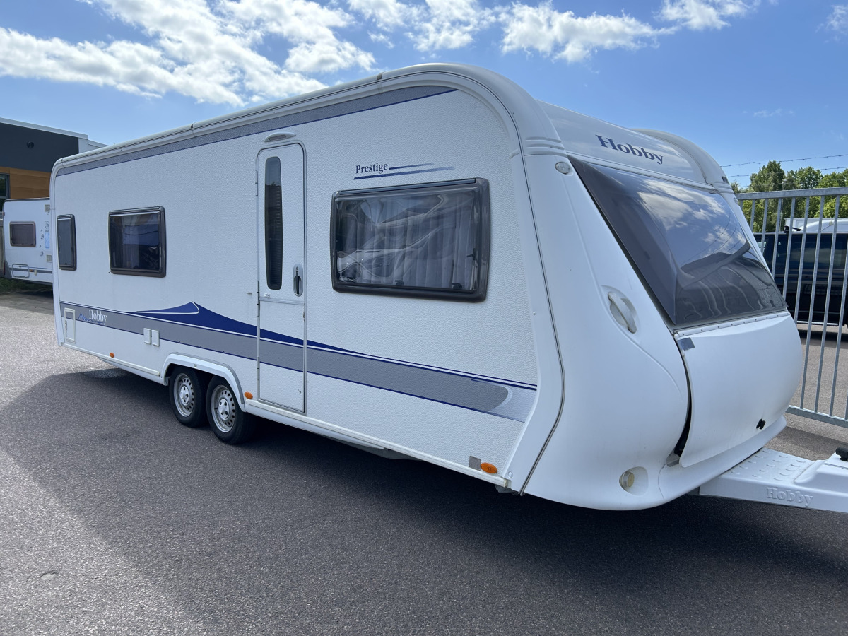 Hobby 650 Wfu Prestige Franskbädd Toa bak, bild 1 av 20