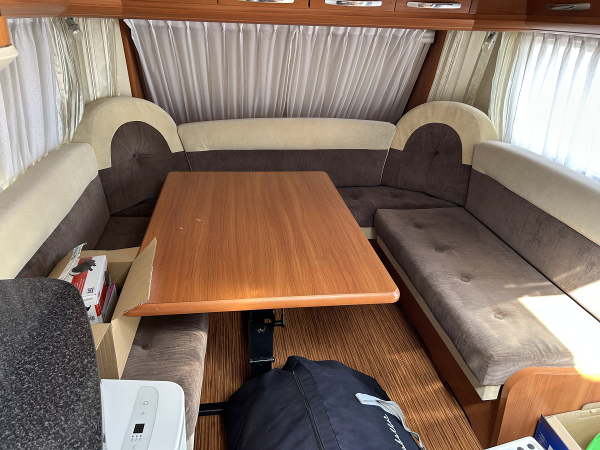Hobby 650 Wfu Prestige Franskbädd Toa bak, bild 5 av 20