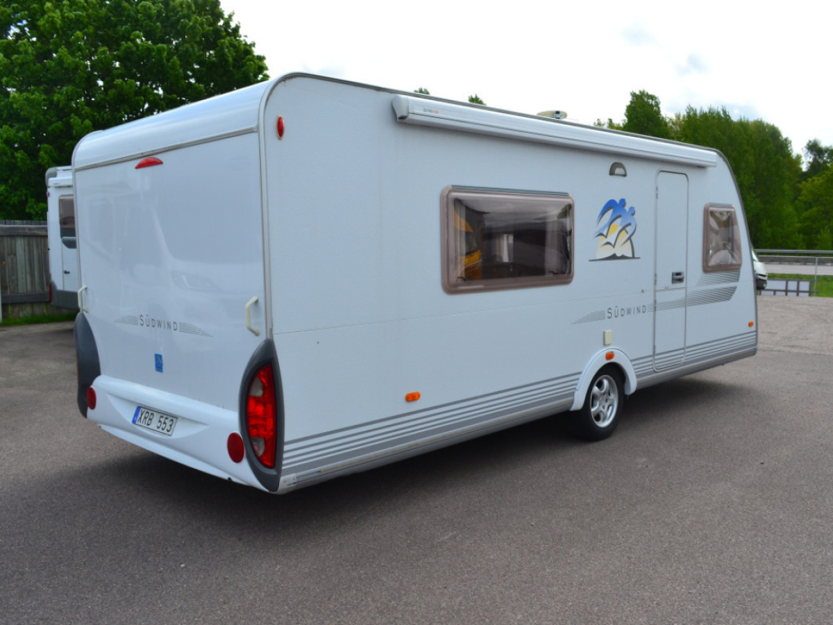 Knaus SÜDWIND 580 Låga Långbäddar Toa dusch bak, bild 4 av 21