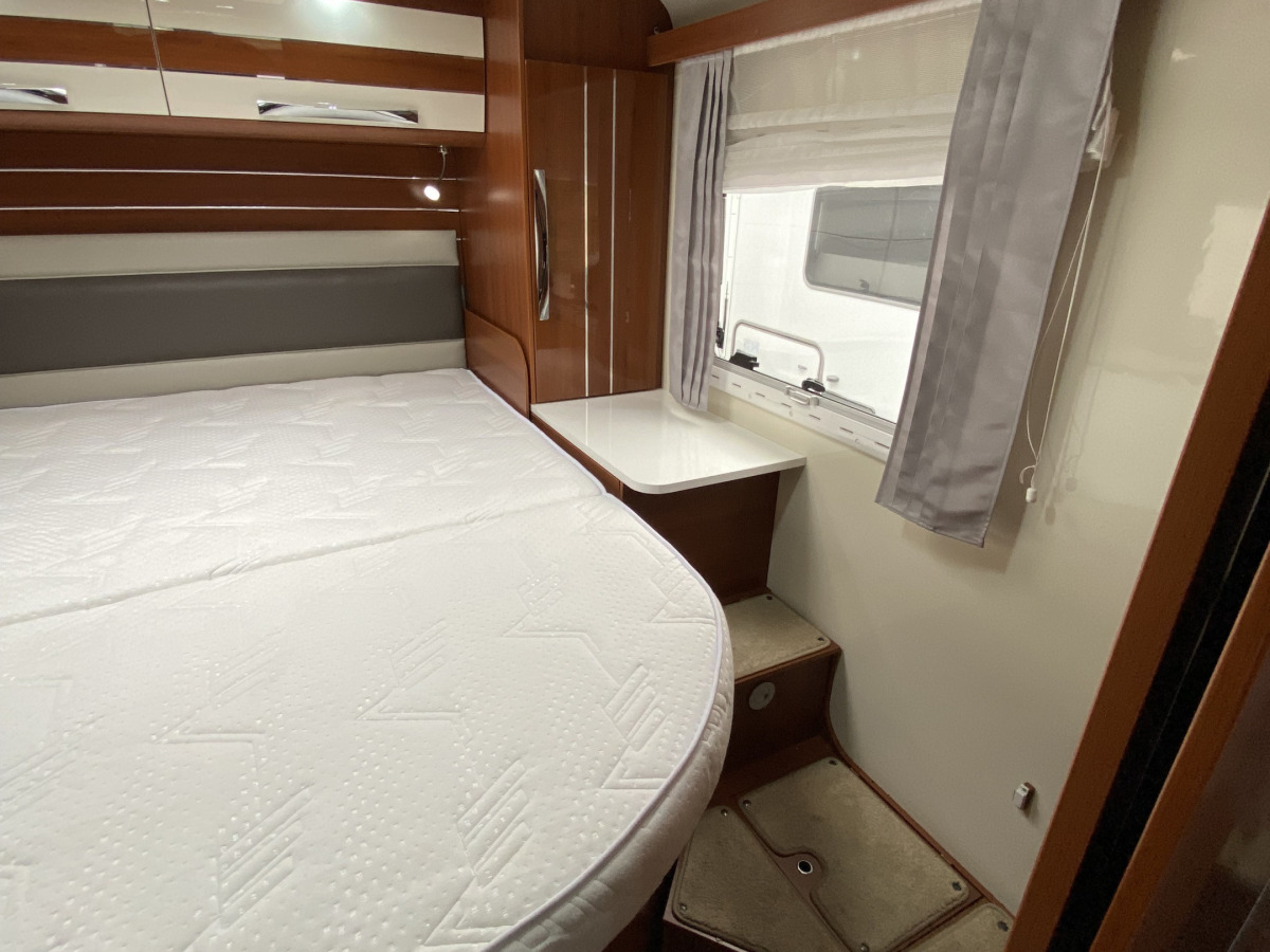 Mobilvetta K-YACHT 89 TEKNO LINE Queensbed, bild 15 av 37