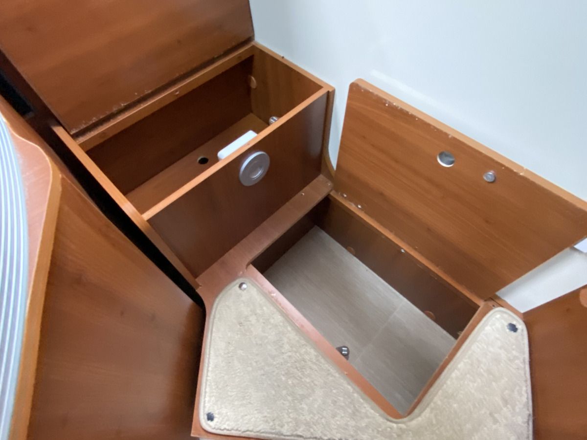 Mobilvetta K-YACHT 89 TEKNO LINE Queensbed, bild 17 av 37