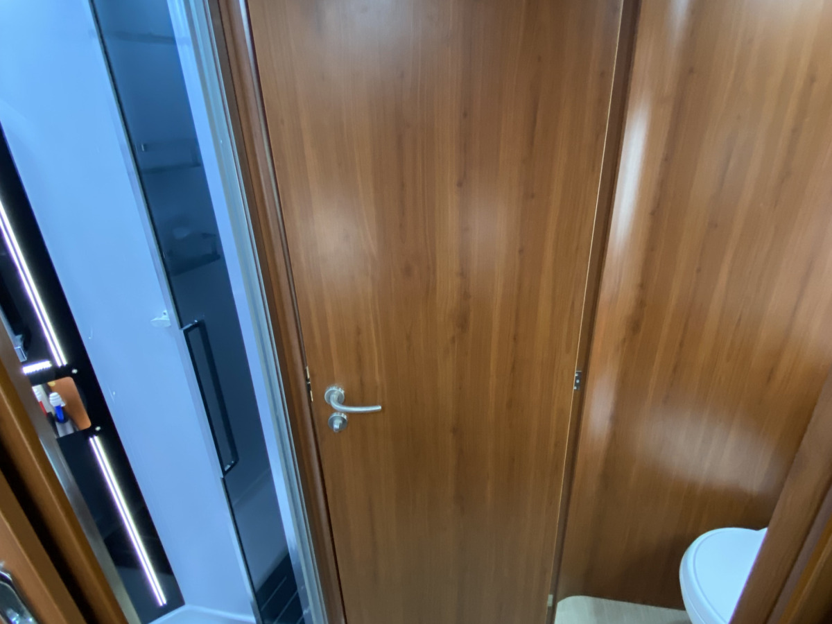 Mobilvetta K-YACHT 89 TEKNO LINE Queensbed, bild 20 av 37